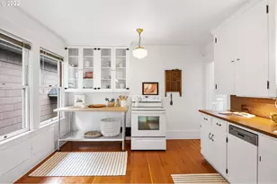 2106 SE Main St, Portland, OR 97214 - Photo 13