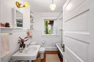 2106 SE Main St, Portland, OR 97214 - Photo 17
