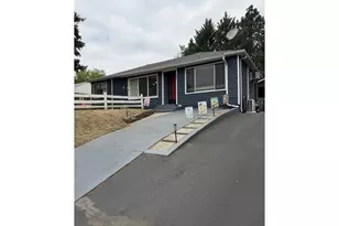 1038 N Myrtle Rd, Myrtle Creek, OR 97457 - Photo 1