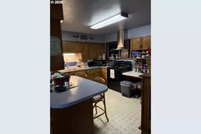 1038 N Myrtle Rd, Myrtle Creek, OR 97457 - Photo 5