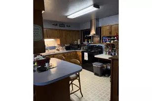 1038 N Myrtle Rd, Myrtle Creek, OR 97457 - Photo 5