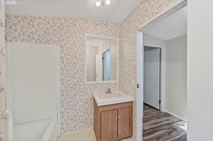 580 Shorepines Pl, Coos Bay, OR 97420 - Photo 17