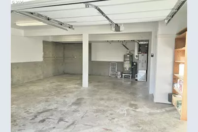 552 W D St, Springfield, OR 97477 - Photo 21