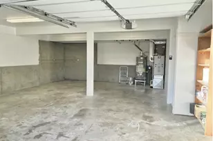 552 W D St, Springfield, OR 97477 - Photo 21