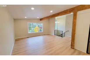 552 W D St, Springfield, OR 97477 - Photo 5