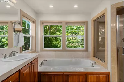 10027 NW Skyline Heights Dr, Portland, OR 97229 - Photo 23