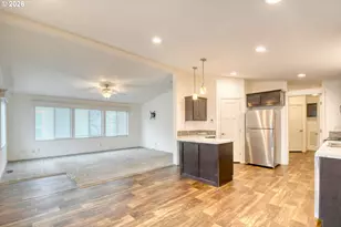 826 SE 10th St, Pendleton, OR 97801 - Photo 5