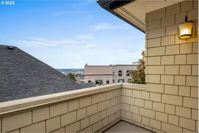 2416 SW Cedar St, Portland, OR 97205 - Photo 13