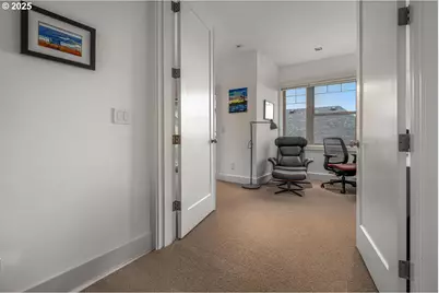 2416 SW Cedar St, Portland, OR 97205 - Photo 9