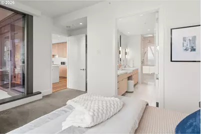 550 SW 10th Ave #2110, Portland, OR 97205 - Photo 15