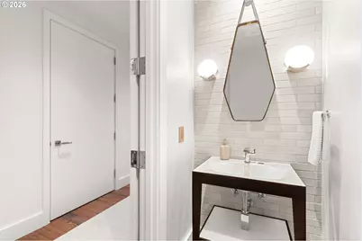 550 SW 10th Ave #2110, Portland, OR 97205 - Photo 13