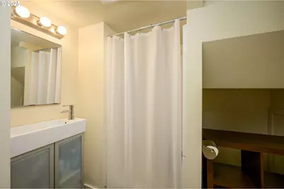 630 SE 1st St, McMinnville, OR 97128 - Photo 35