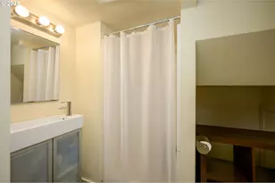 630 SE 1st St, McMinnville, OR 97128 - Photo 35