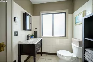 630 SE 1st St, McMinnville, OR 97128 - Photo 27