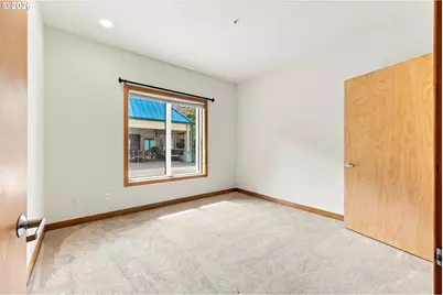 400 W 8th St #207, Vancouver, WA 98660 - Photo 13