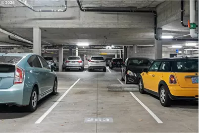 2335 NW Raleigh St #305, Portland, OR 97210 - Photo 27