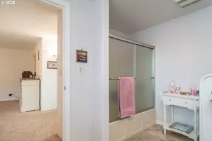 1213 NW Riverfront Dr, Roseburg, OR 97471 - Photo 31