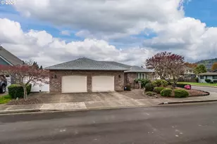 1213 NW Riverfront Dr, Roseburg, OR 97471 - Photo 43