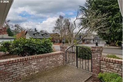 1213 NW Riverfront Dr, Roseburg, OR 97471 - Photo 3