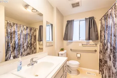 10480 SW Meadow St, Tigard, OR 97223 - Photo 13