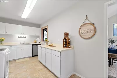 16671 SE Haig Dr, Portland, OR 97236 - Photo 27