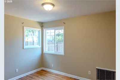 8027 SE Rhone St, Portland, OR 97206 - Photo 13