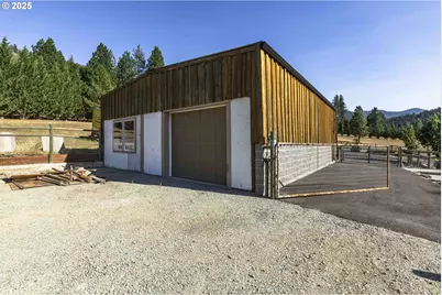 3465 Galls Creek Rd, Gold Hill, OR 97525 - Photo 27