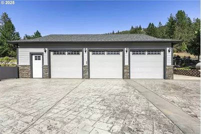 3465 Galls Creek Rd, Gold Hill, OR 97525 - Photo 23