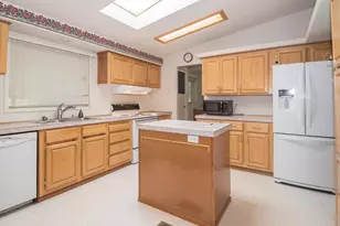 1949 SE Palmquist Rd, Gresham, OR 97080 - Photo 11