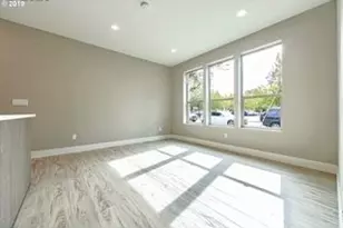 2885 NE Couch St, Portland, OR 97232 - Photo 31
