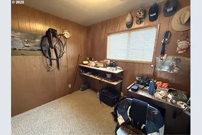 2076 Roberts Rd, Medford, OR 97504 - Photo 21