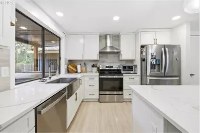 3102 NE Royal Oaks Dr, Vancouver, WA 98662 - Photo 9