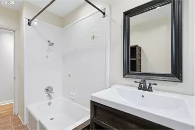 5820 SW Nevada Ct, Portland, OR 97219 - Photo 11