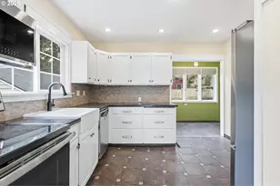 5820 SW Nevada Ct, Portland, OR 97219 - Photo 7