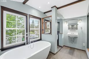 5820 SW Nevada Ct, Portland, OR 97219 - Photo 17