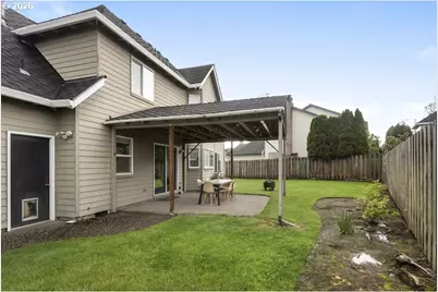 592 NE Goldie Dr, Hillsboro, OR 97124 - Photo 41