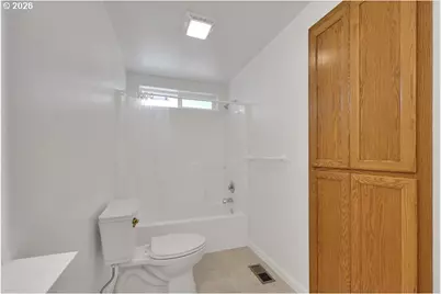 6021 Firestone Dr, Eugene, OR 97402 - Photo 23