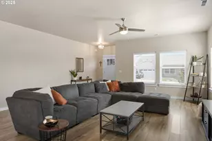 881 Medina Ave, Sutherlin, OR 97479 - Photo 3