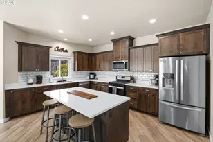 881 Medina Ave, Sutherlin, OR 97479 - Photo 7