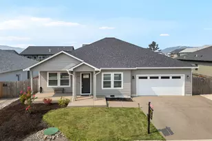 881 Medina Ave, Sutherlin, OR 97479 - Photo 23