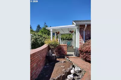 1624 Applewood Dr, Coos Bay, OR 97420 - Photo 43