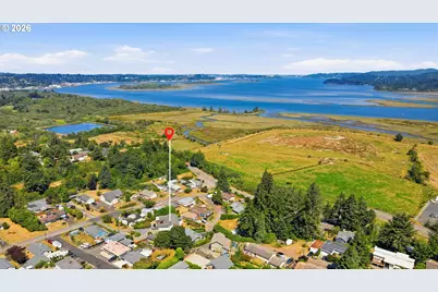 1624 Applewood Dr, Coos Bay, OR 97420 - Photo 33