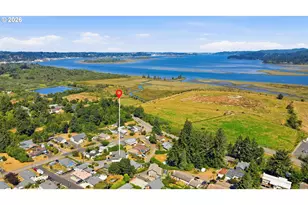 1624 Applewood Dr, Coos Bay, OR 97420 - Photo 33