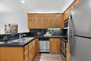 5225 Jean Rd, Lake Oswego, OR 97035 - Photo 7