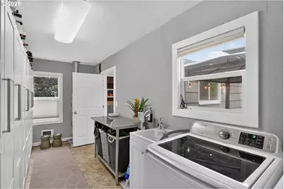 3675 SW 93rd Ave, Portland, OR 97225 - Photo 13