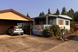 658 S 57th St, Springfield, OR 97478 - Photo 3