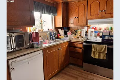 658 S 57th St #83, Springfield, OR 97478 - Photo 7