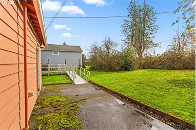 2665 C St, Springfield, OR 97477 - Photo 17