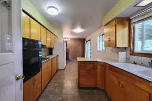 306 S Alder St, Wallowa, OR 97885 - Photo 17