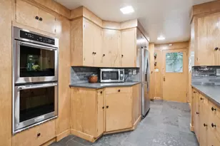 8401 SW Canyon Ln, Portland, OR 97225 - Photo 25